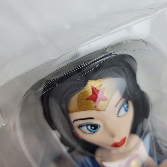 Vinyl Sugar DC Comics Vinyl Vixens Wonder Woman - Picture 11 of 11